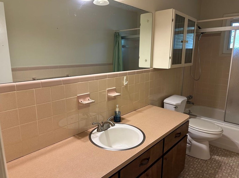 2544 Lake Capri Dr, Conyers GA  30012-2925 exterior