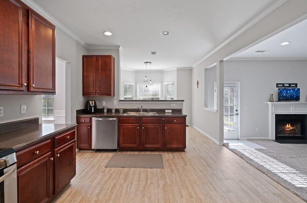 2912 Chilhowee Dr, Atlanta GA  30331-9445 exterior