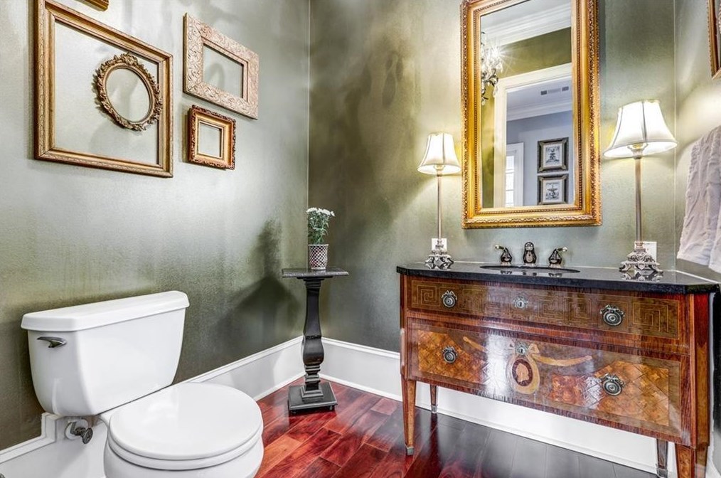 1109 Bellewood Sq, Atlanta GA exterior