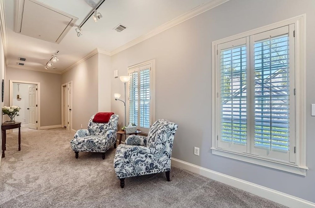 1109 Bellewood Sq, Atlanta GA exterior