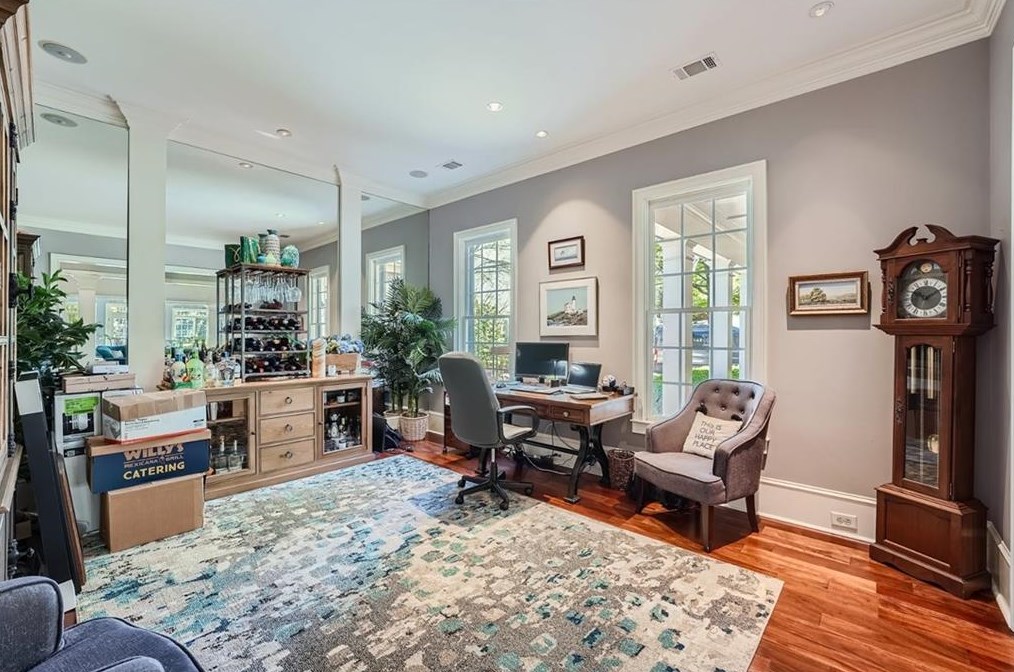 1109 Bellewood Sq, Atlanta GA exterior