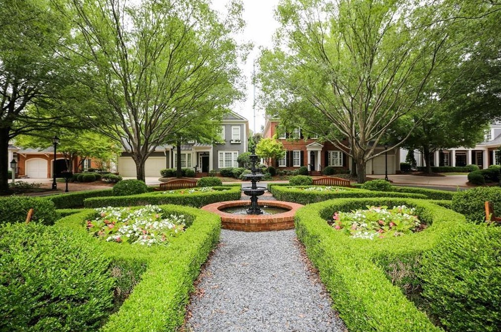 1109 Bellewood Sq, Atlanta GA exterior