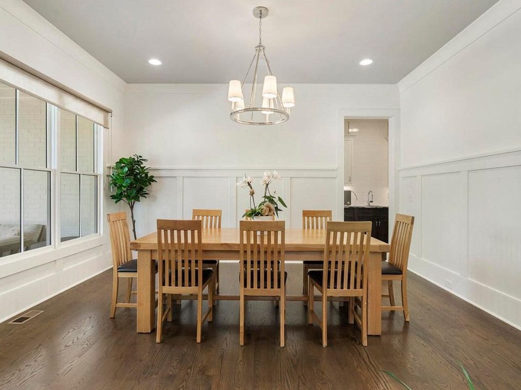 3931 Sheldon Dr, Atlanta GA  30342-4211 exterior