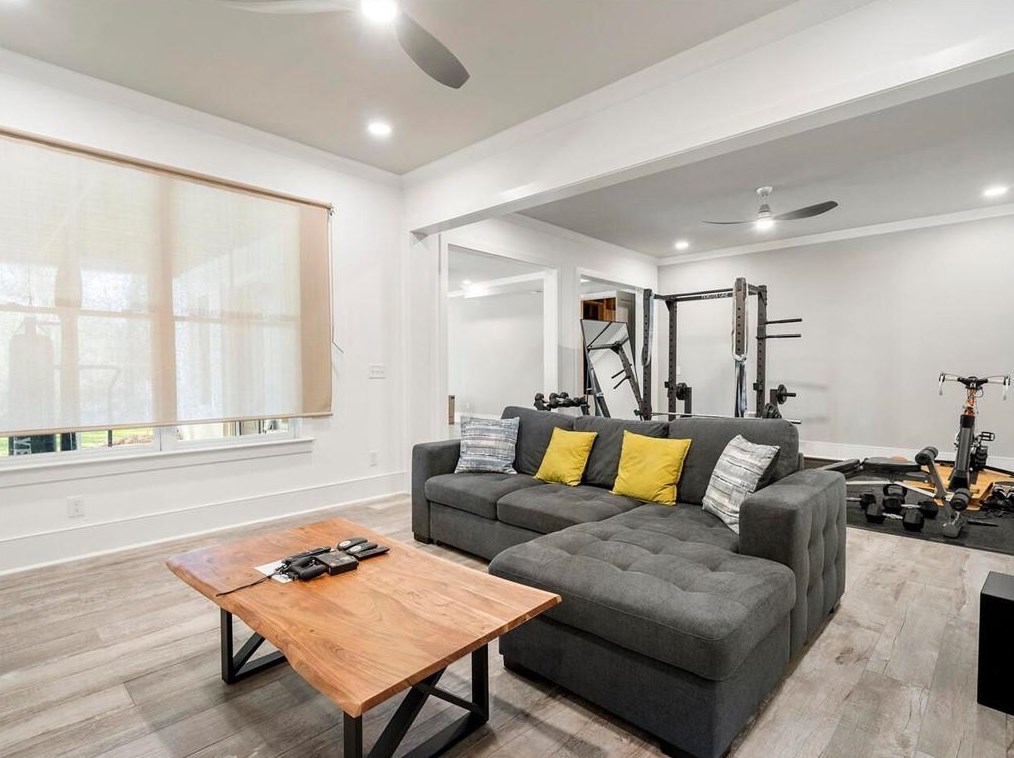 3931 Sheldon Dr, Atlanta GA  30342-4211 exterior