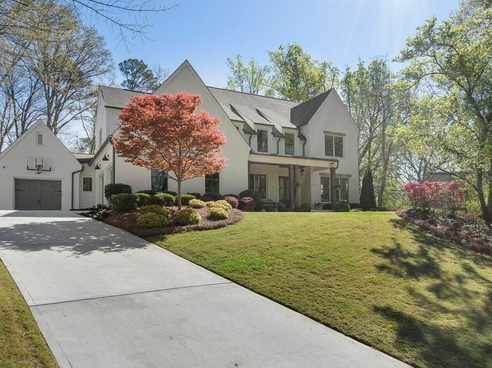 3931 Sheldon Dr, Atlanta GA  30342-4211 exterior