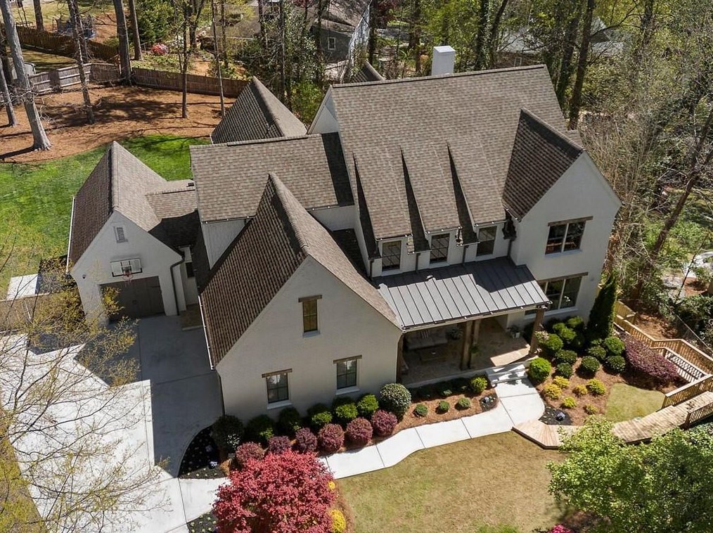 3931 Sheldon Dr, Atlanta GA  30342-4211 exterior