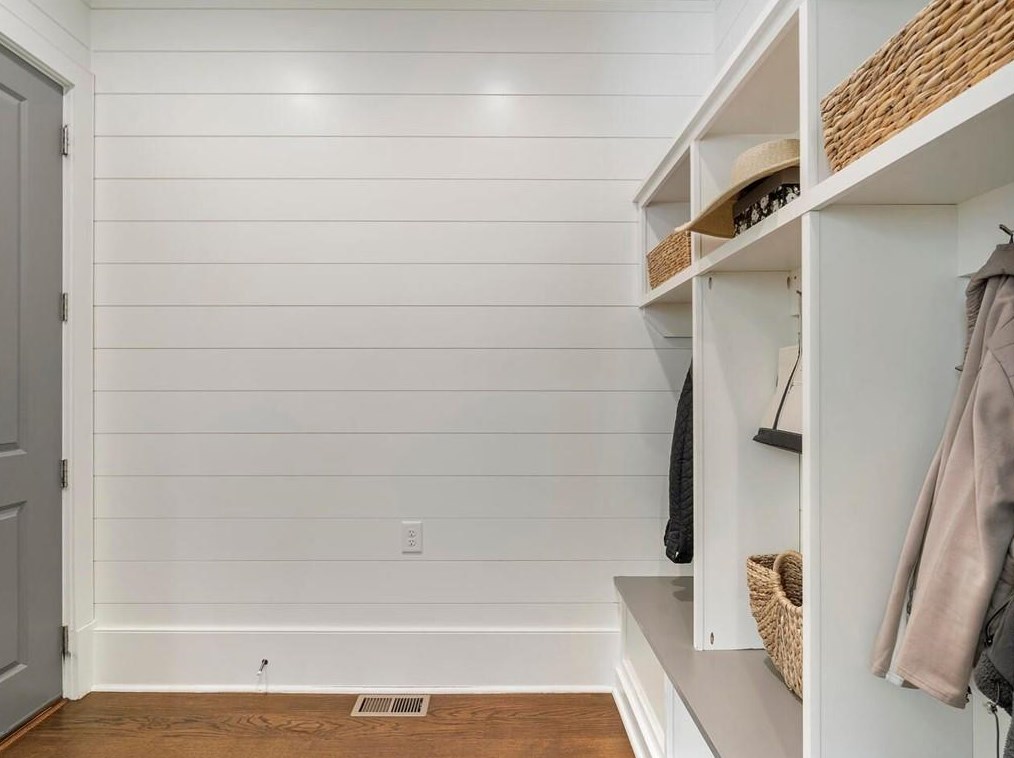 3931 Sheldon Dr, Atlanta GA  30342-4211 exterior