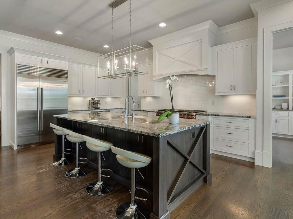 3931 Sheldon Dr, Atlanta GA  30342-4211 exterior