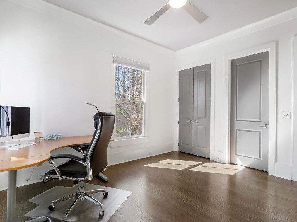 3931 Sheldon Dr, Atlanta GA  30342-4211 exterior