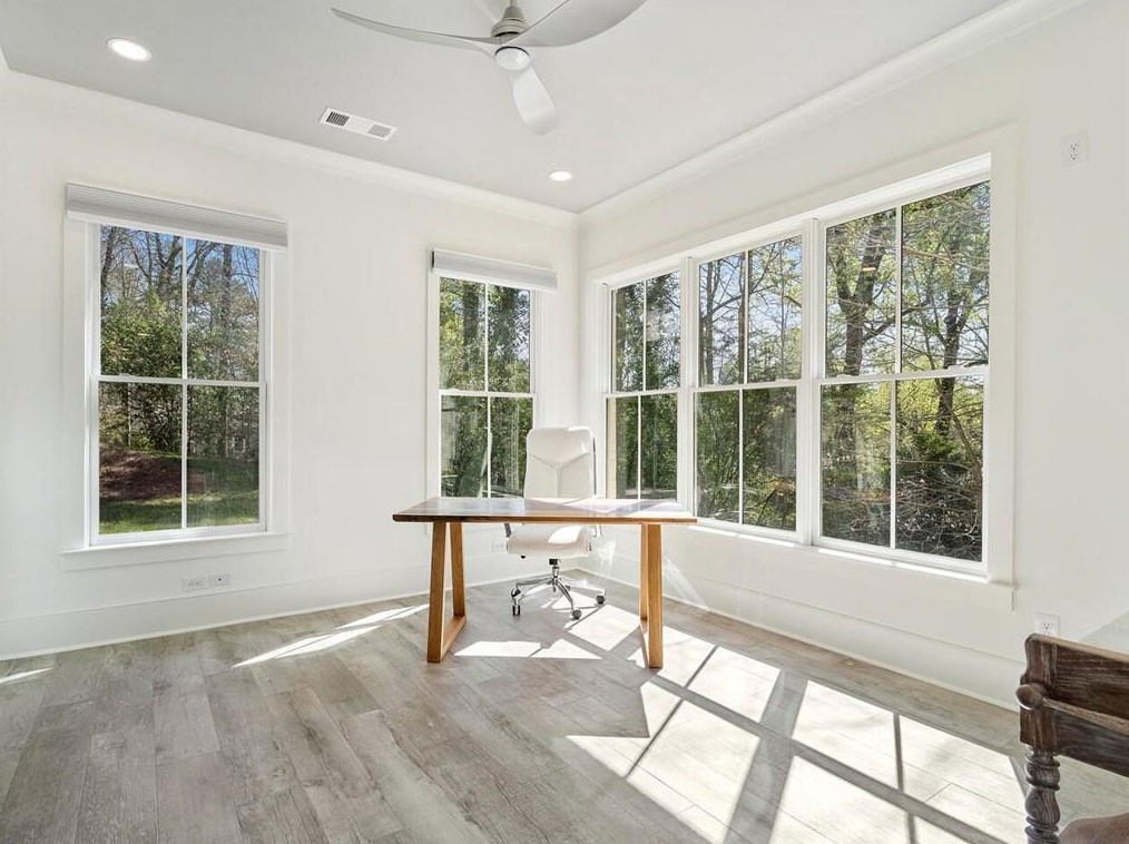 3931 Sheldon Dr, Atlanta GA  30342-4211 exterior