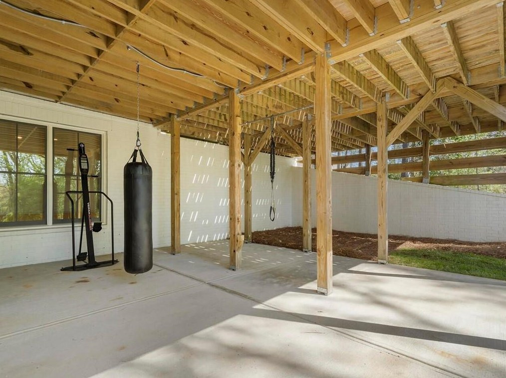 3931 Sheldon Dr, Atlanta GA  30342-4211 exterior