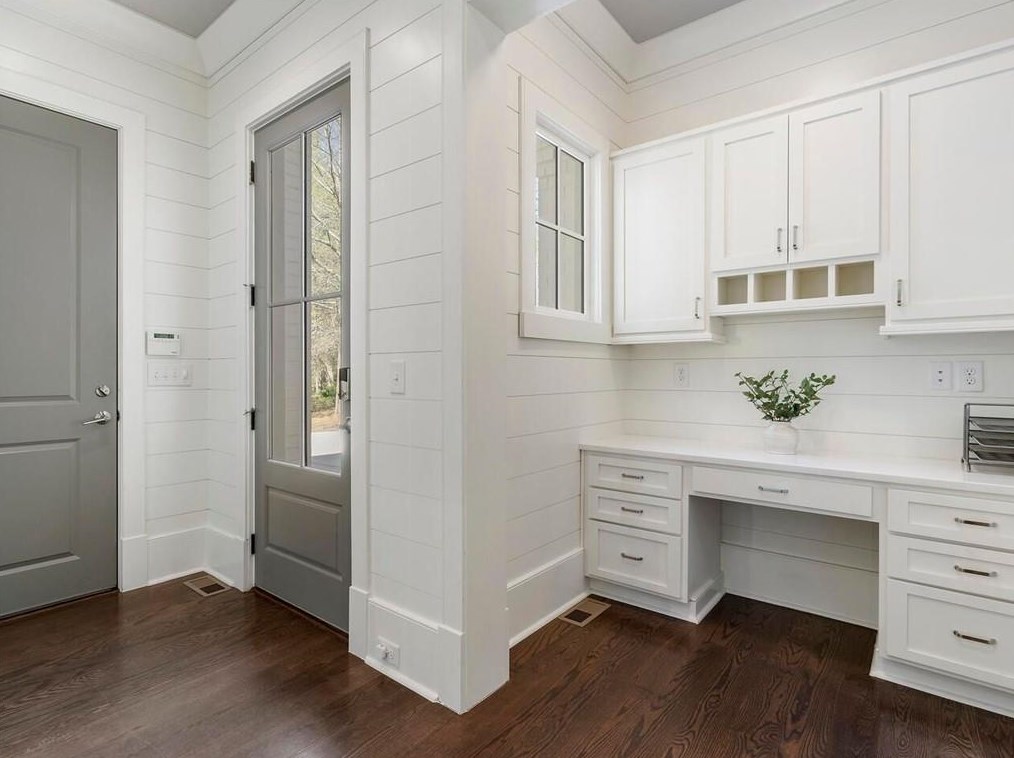 3931 Sheldon Dr, Atlanta GA  30342-4211 exterior