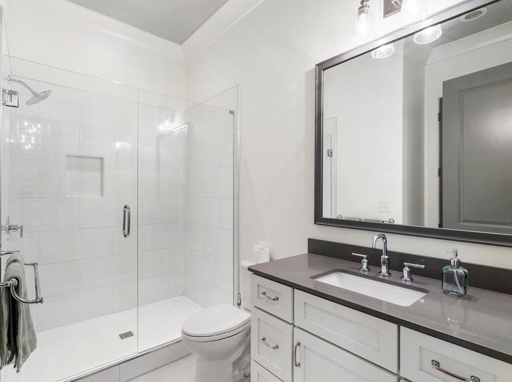 3931 Sheldon Dr, Atlanta GA  30342-4211 exterior