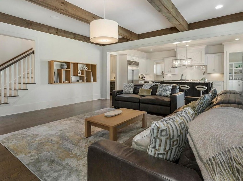 3931 Sheldon Dr, Atlanta GA  30342-4211 exterior