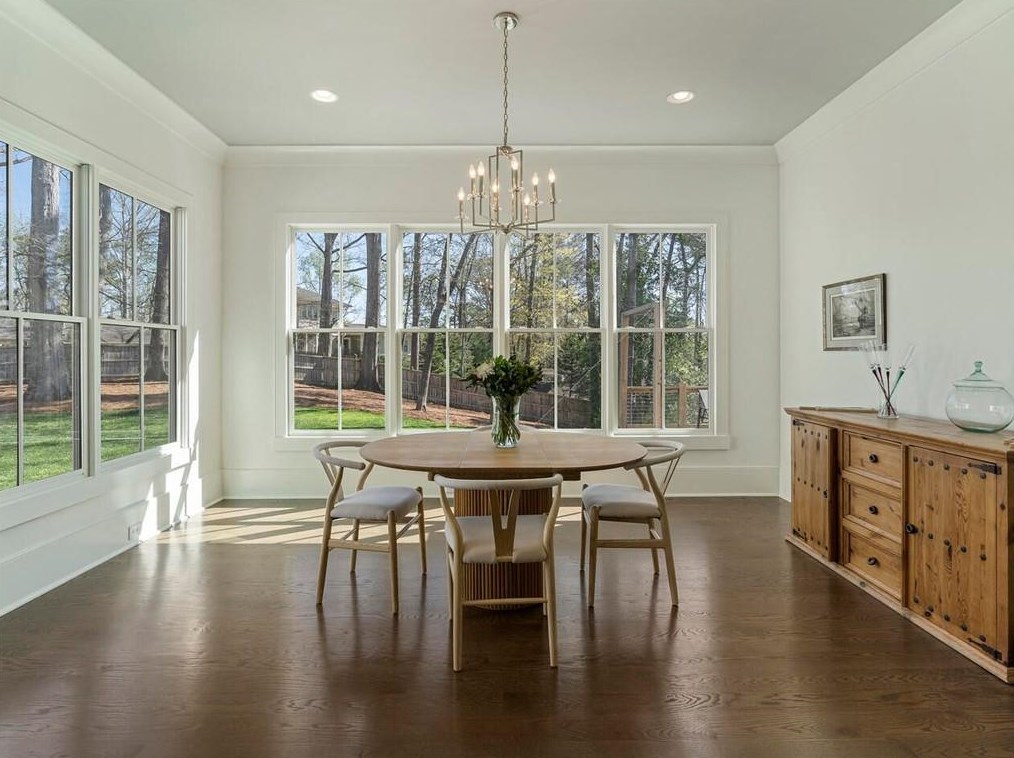 3931 Sheldon Dr, Atlanta GA  30342-4211 exterior