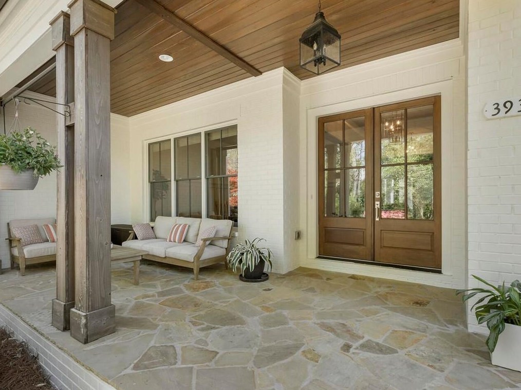 3931 Sheldon Dr, Atlanta GA  30342-4211 exterior