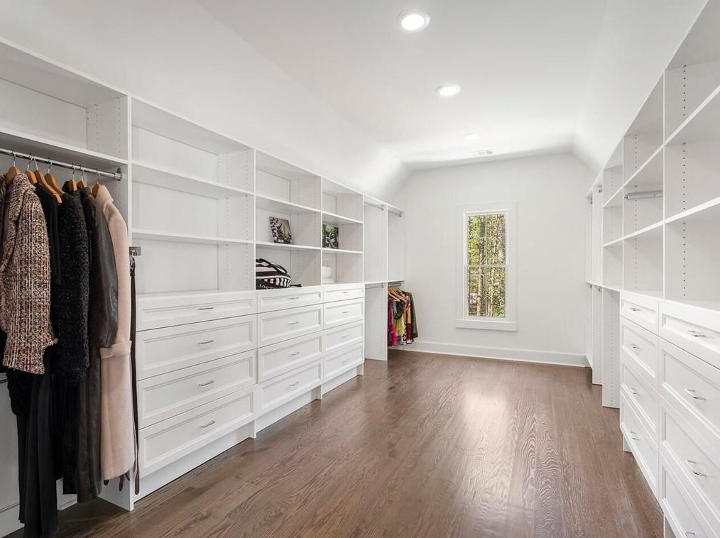 3931 Sheldon Dr, Atlanta GA  30342-4211 exterior