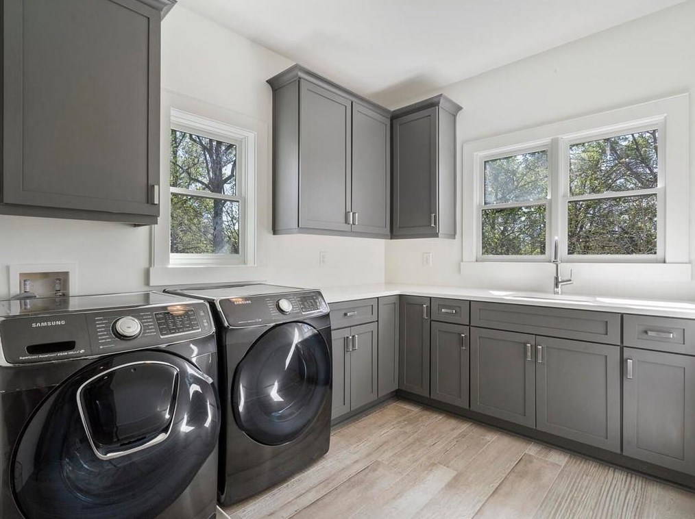 3931 Sheldon Dr, Atlanta GA  30342-4211 exterior