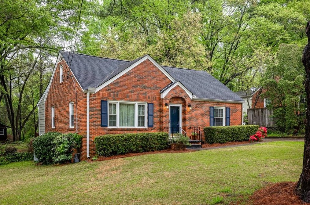 2866 Wiltshire Dr, Decatur GA  30030-4758 exterior