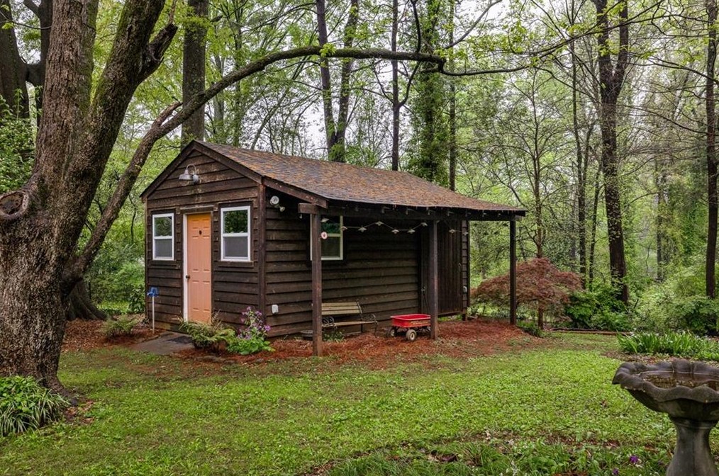 2866 Wiltshire Dr, Decatur GA  30030-4758 exterior