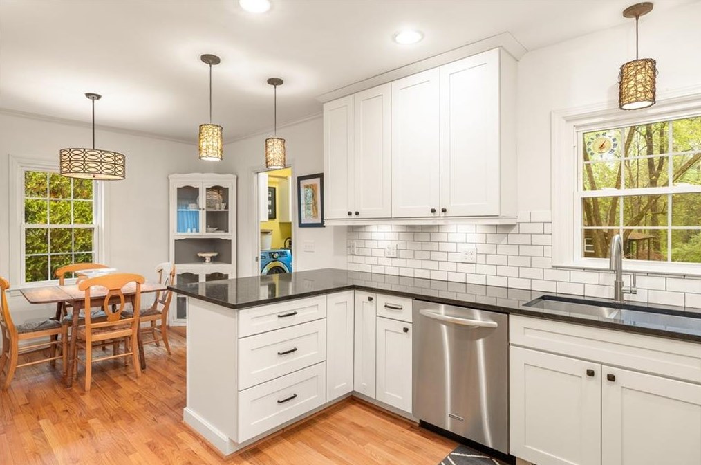 2866 Wiltshire Dr, Decatur GA  30030-4758 exterior