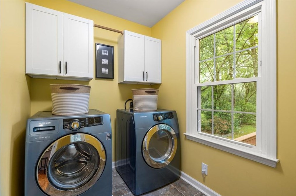 2866 Wiltshire Dr, Decatur GA  30030-4758 exterior