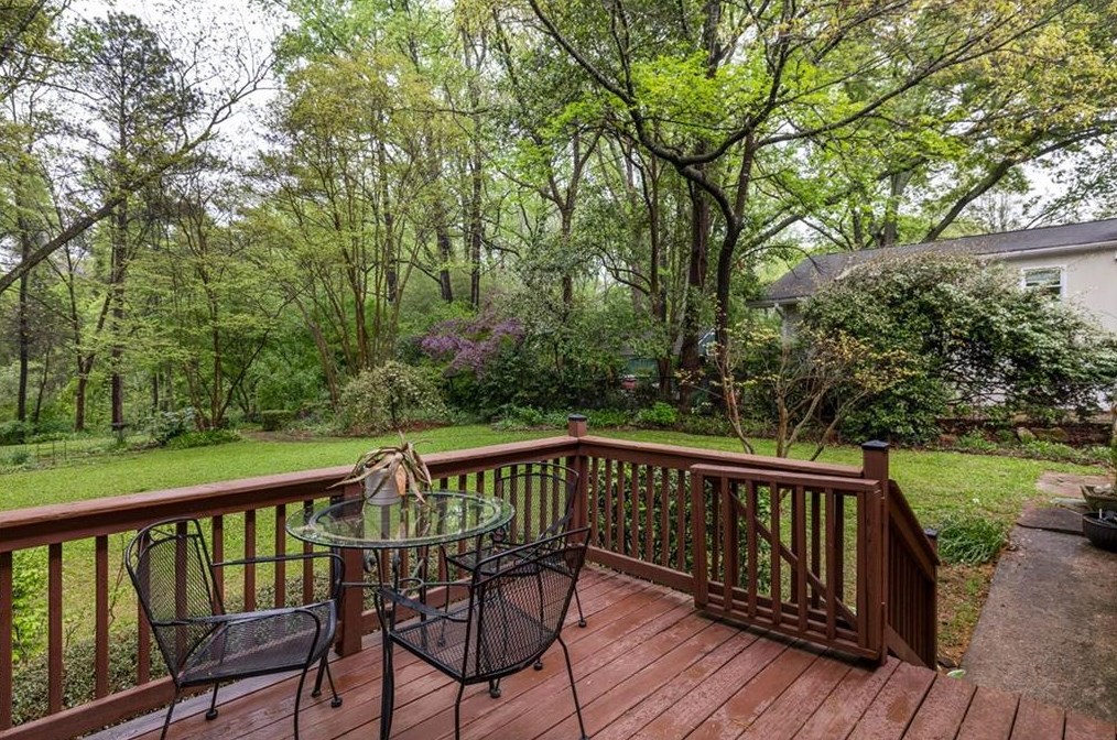 2866 Wiltshire Dr, Decatur GA  30030-4758 exterior