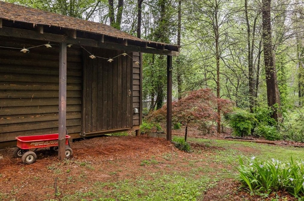 2866 Wiltshire Dr, Decatur GA  30030-4758 exterior