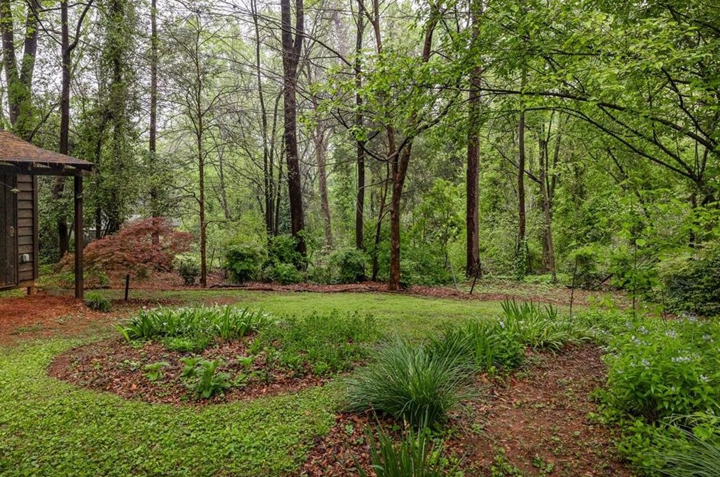 2866 Wiltshire Dr, Decatur GA  30030-4758 exterior