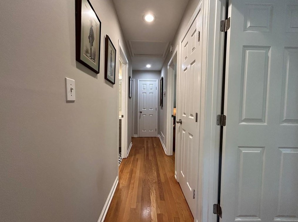 1511 Sanden Ferry Dr, Decatur GA  30033-3347 exterior