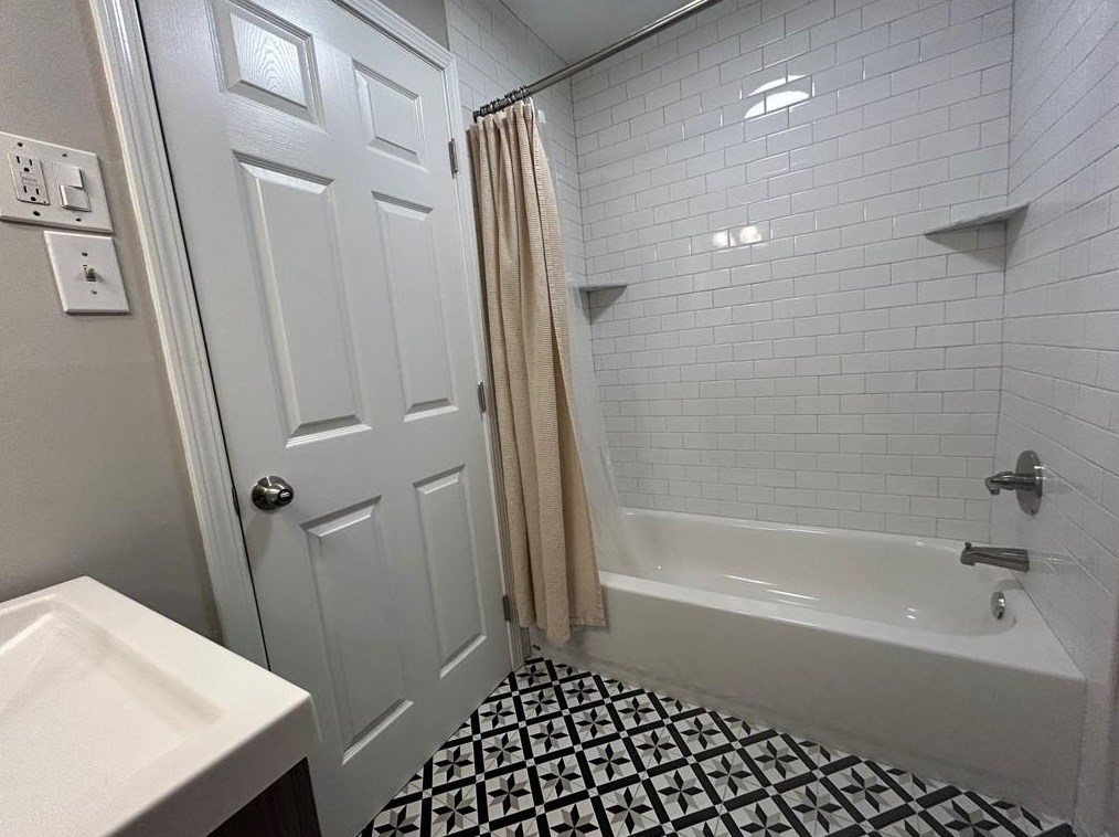 1511 Sanden Ferry Dr, Decatur GA  30033-3347 exterior