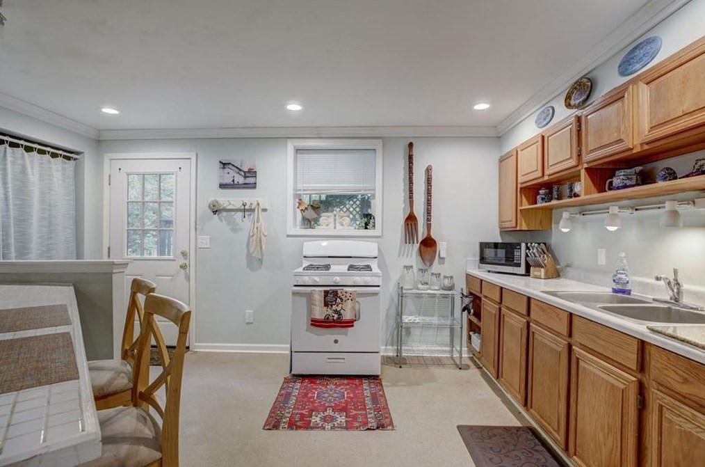 100 Springdale St, Decatur GA  30030-2038 exterior