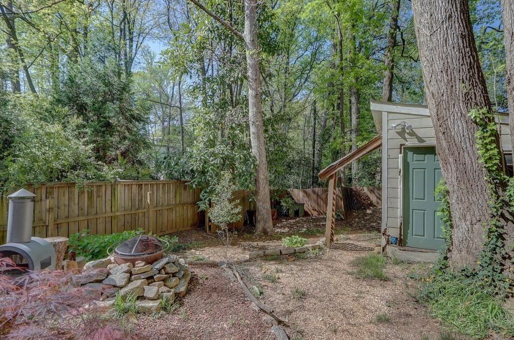 100 Springdale St, Decatur GA  30030-2038 exterior