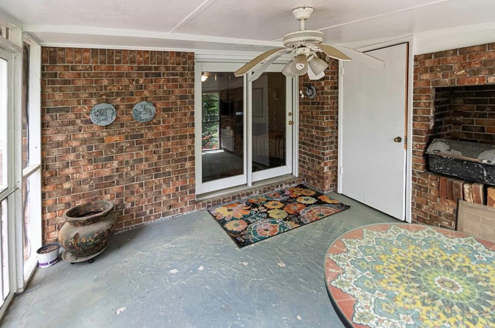 1161 Mayfield Dr, Decatur GA  30033-3332 exterior