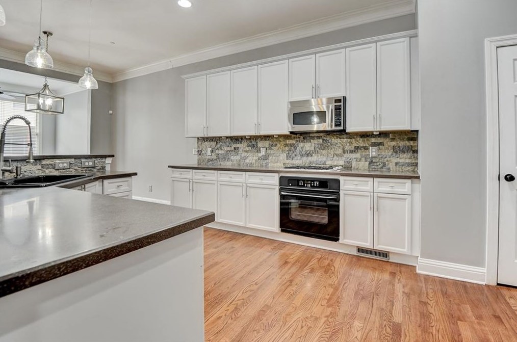 418 Creekview Trl, Smyrna GA  exterior