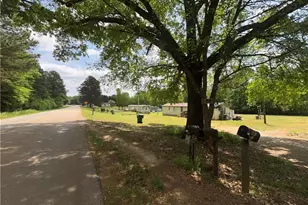 121 Carver Dr, Jefferson, GA 30549 - Photo 25