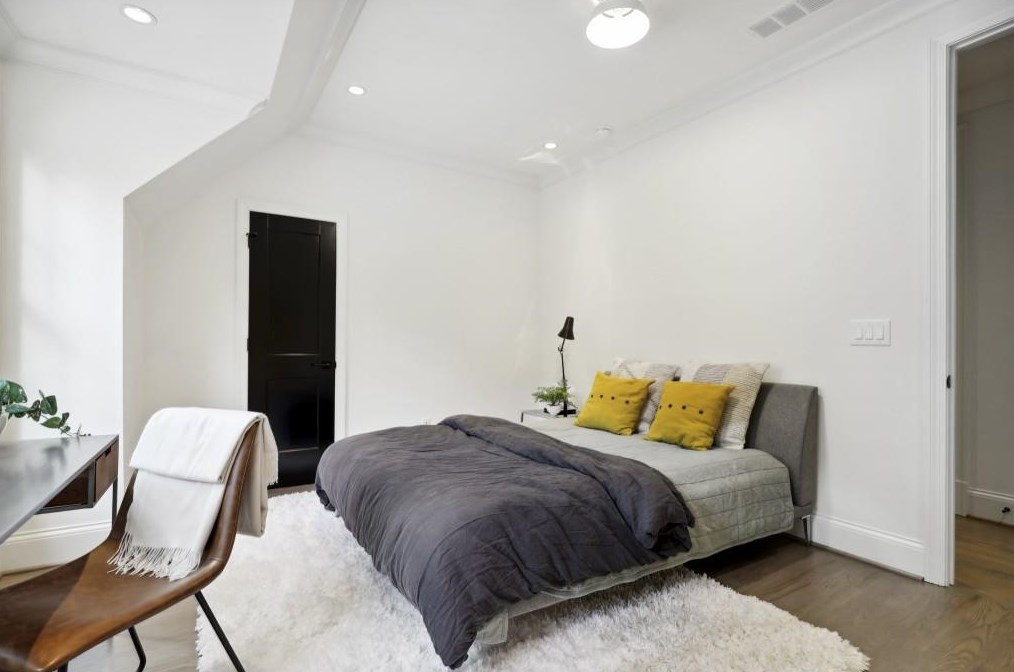 5335 Mount Vernon Pkwy, Atlanta GA  30327-4735 exterior