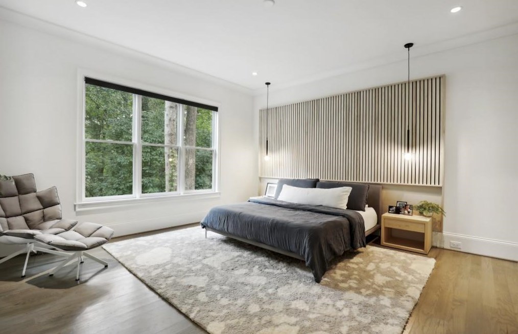 5335 Mount Vernon Pkwy, Atlanta GA  30327-4735 exterior