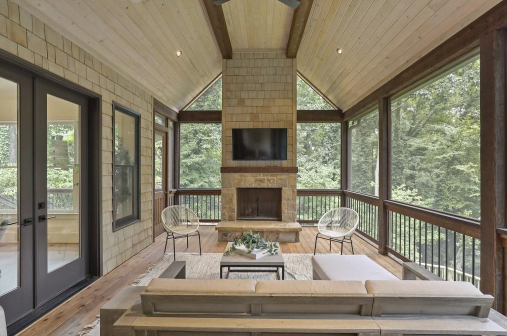 5335 Mount Vernon Pkwy, Atlanta GA  30327-4735 exterior