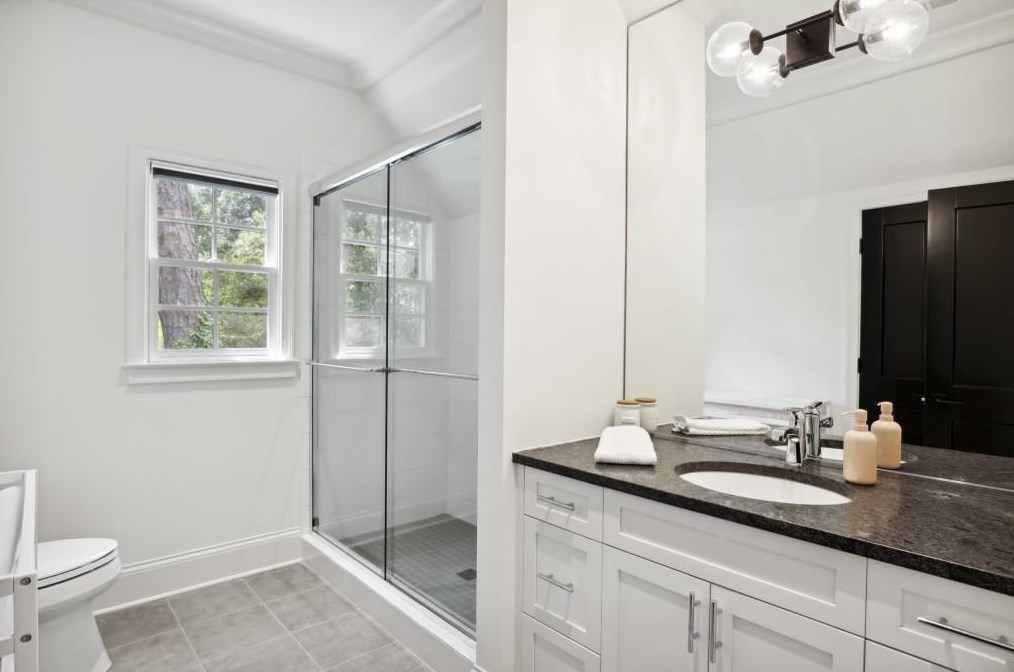 5335 Mount Vernon Pkwy, Atlanta GA  30327-4735 exterior