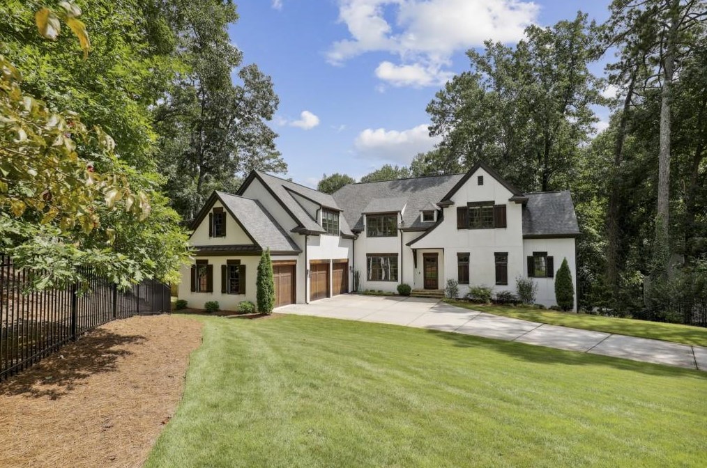 5335 Mount Vernon Pkwy, Atlanta GA  30327-4735 exterior