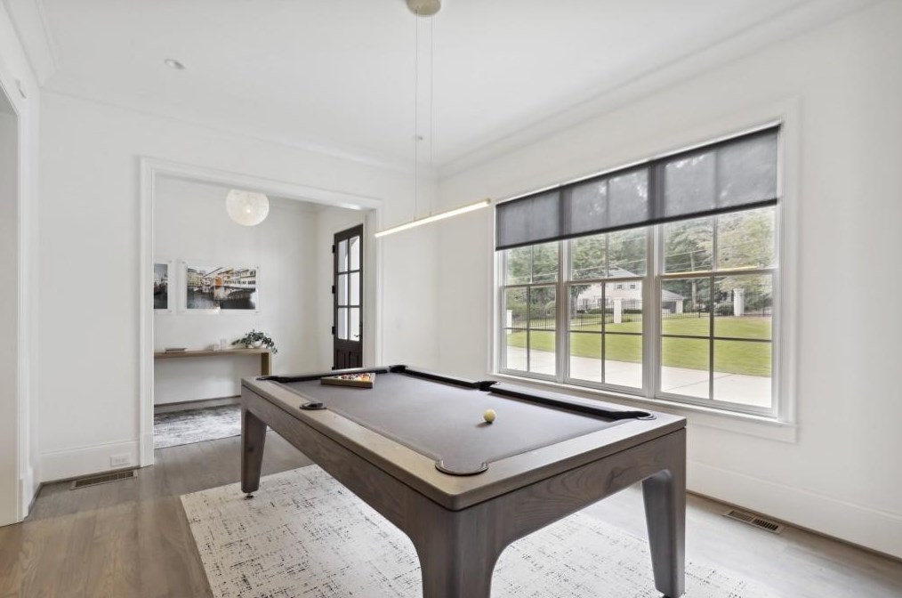 5335 Mount Vernon Pkwy, Atlanta GA  30327-4735 exterior