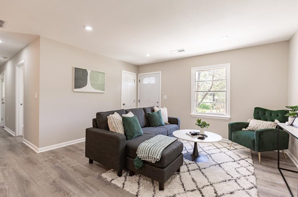 5864 Ronnie Dr, Rex GA 30273-1059 exterior