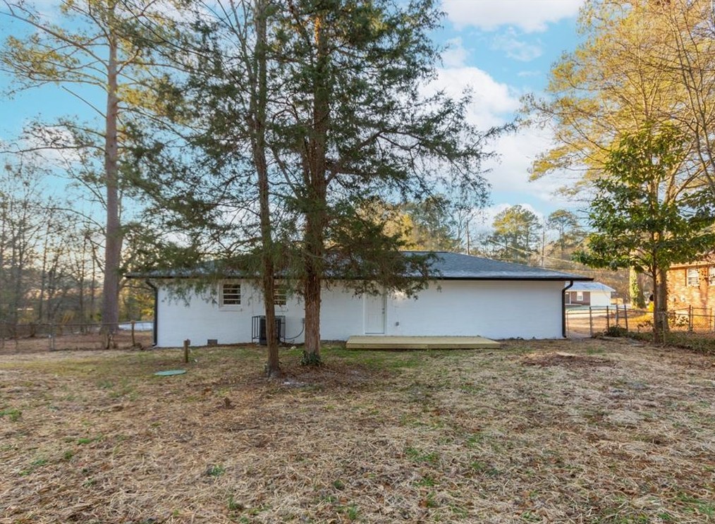 5864 Ronnie Dr, Rex GA 30273-1059 exterior