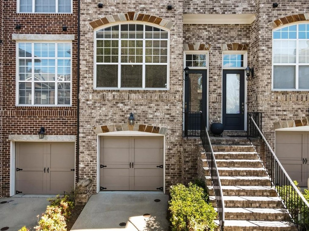 2663 Rivers Edge Dr, Atlanta GA  30324 exterior