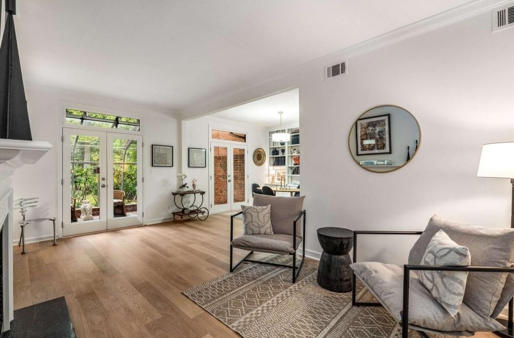 69 Willow Gln, Atlanta GA  30342-1341 exterior