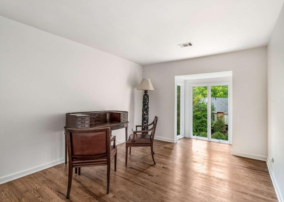 69 Willow Gln, Atlanta GA  30342-1341 exterior