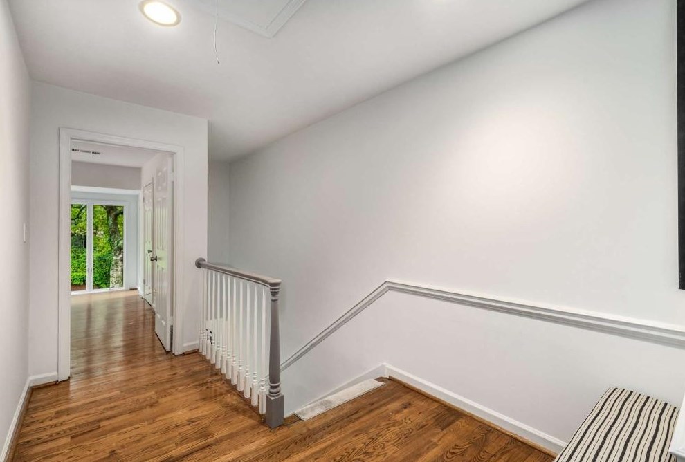 69 Willow Gln, Atlanta GA  30342-1341 exterior