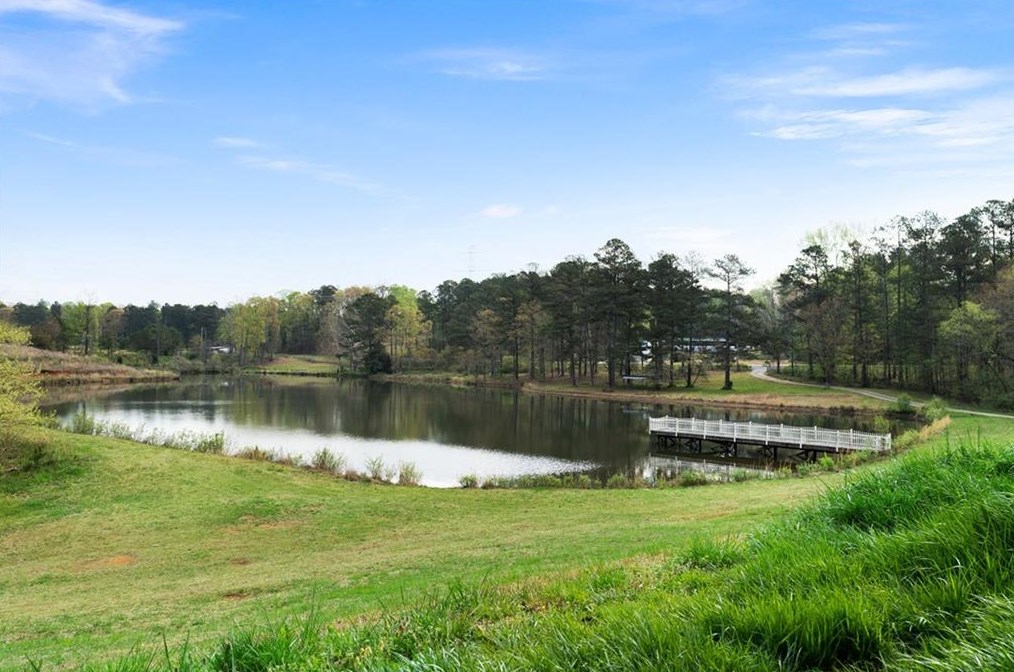 8111 Dallas Acworth Hwy, Dallas GA 30132-7936 exterior