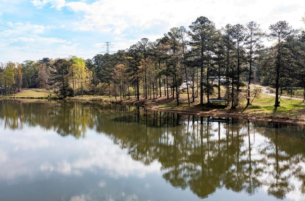 8111 Dallas Acworth Hwy, Dallas GA 30132-7936 exterior